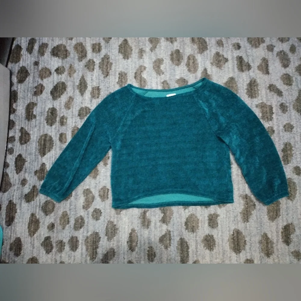 Dark Teal Soft Sweater sz M Girls